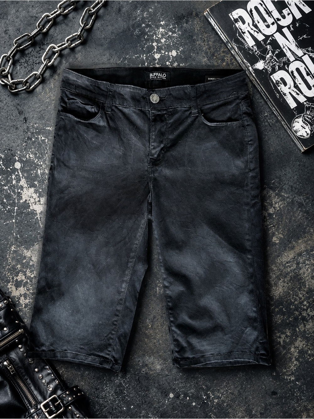 Buffalo David Bitton Samuella Black Coated Bermuda Shorts Size 4/27 Y2K